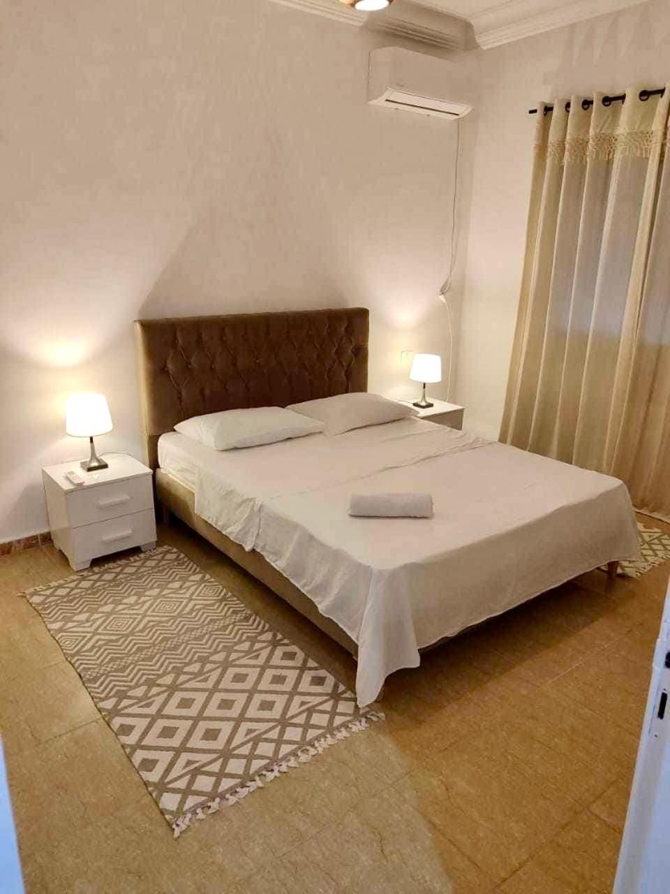 Nice Stay 2 Bedrooms Jardins De Carthage Le Kram Exteriör bild